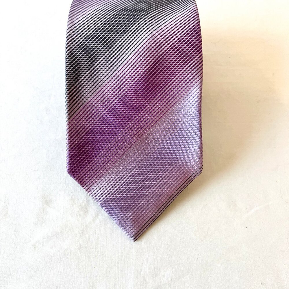 Geoffrey Beene Necktie, Silk, Stain Resistant, Purple, Black & Silver, EC!